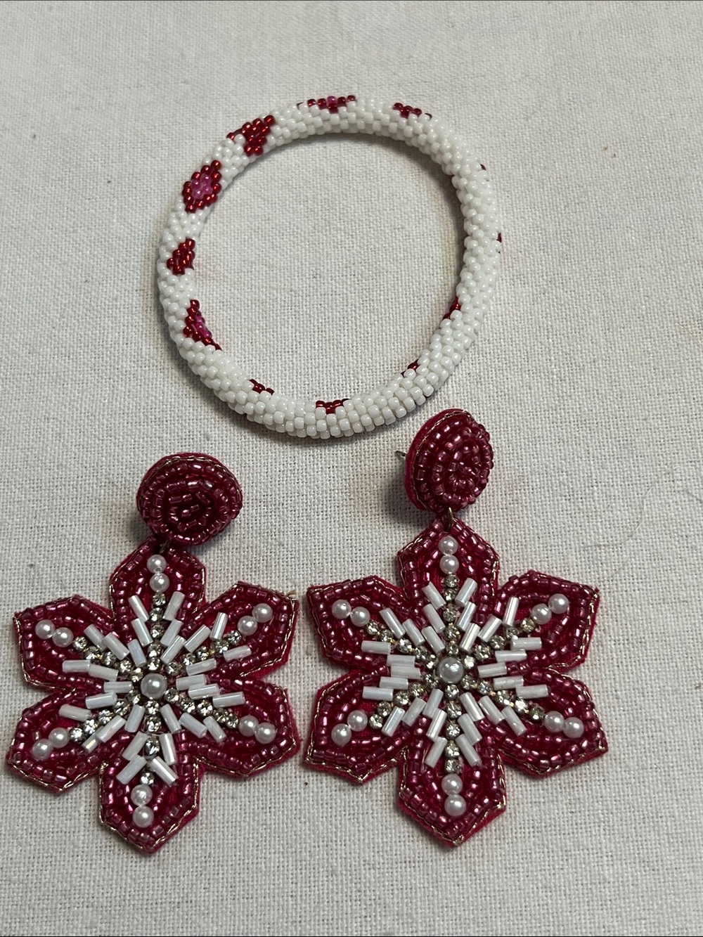 Nordstrom White Beaded Bracelet with Burgundy Floral Drop Earrings